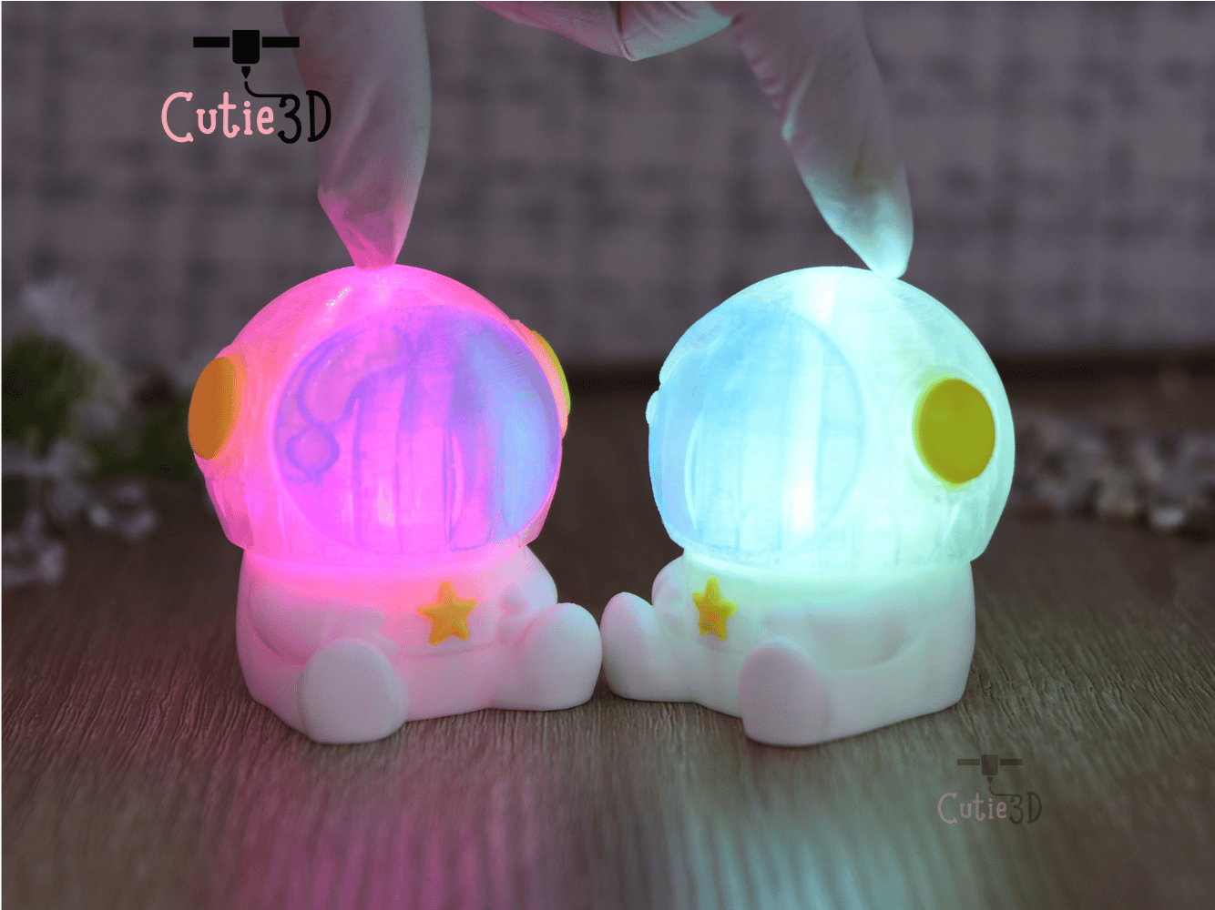 Cutie3D-Astronaut Buddy Fidget Led-Clicker Keychain_09.png