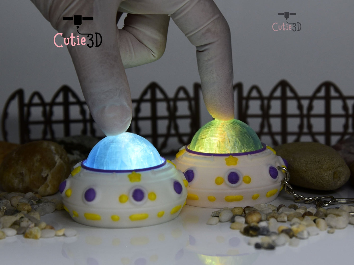 Cutie3D-UFO Light-Up Fidget Led-Clicker Keychain_09.jpg