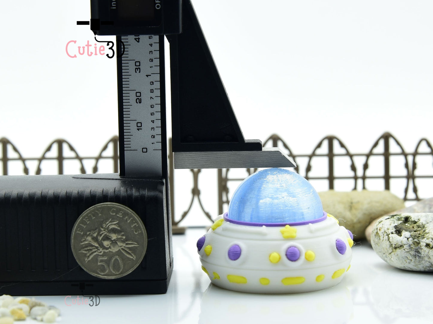 Cutie3D-UFO Light-Up Fidget Led-Clicker Keychain_03.jpg