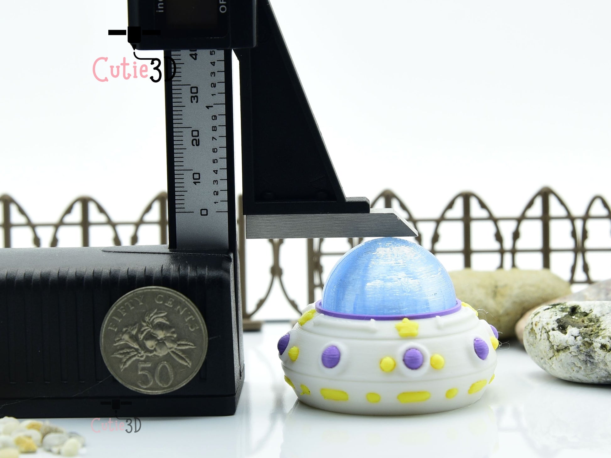 Cutie3D-UFO Light-Up Fidget Led-Clicker Keychain_03.jpg