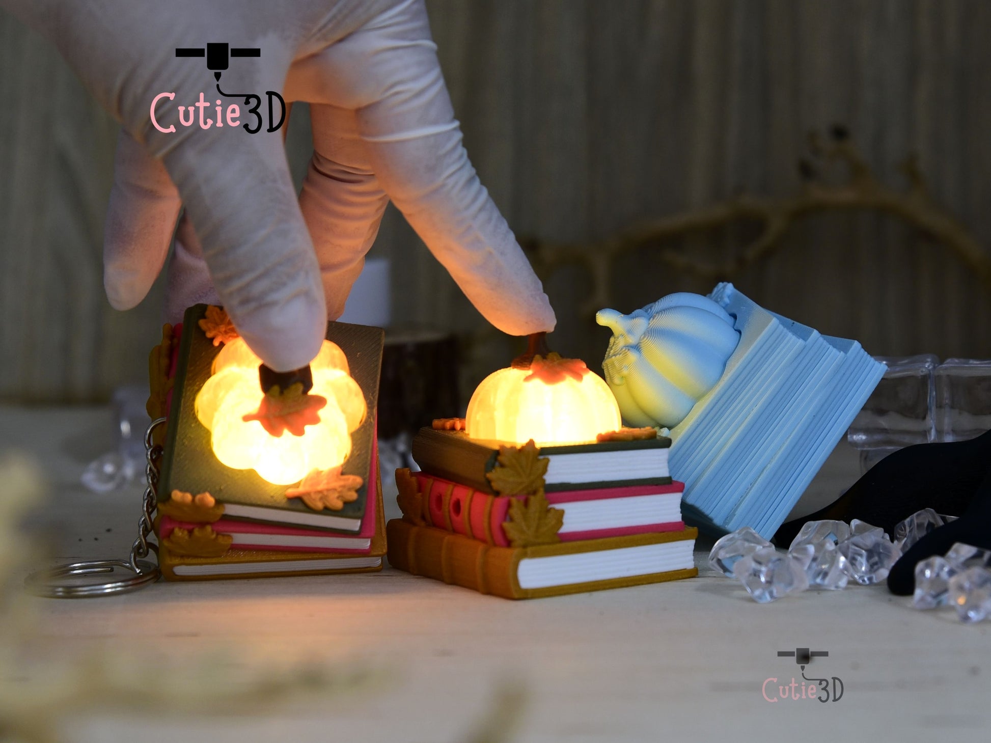 Cutie3D-Autumn Pumpkin Book Fidget Led-Clicker Keychain_07.jpg