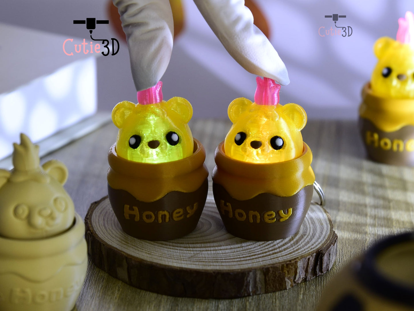 Cutie3D-Honey Bear Candle Fidget Led Clicker Keychain_07.jpg
