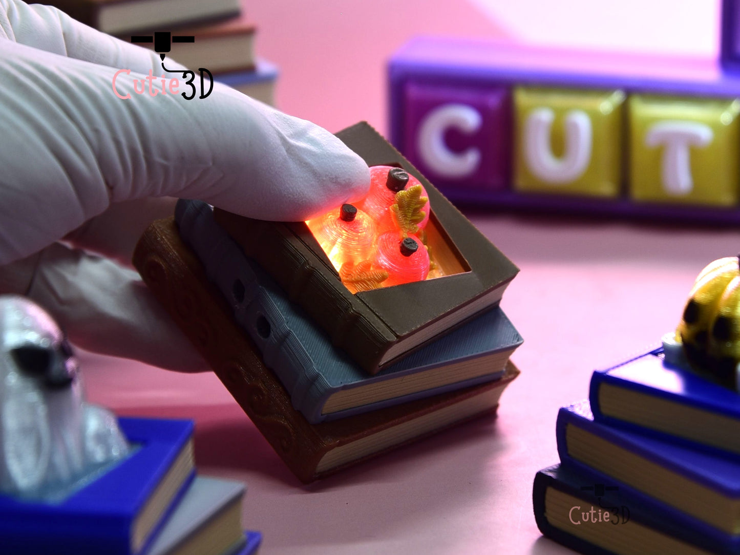 Cutie3D-Spooky Book Stack Fidget Led Clicker Keychain_05.jpg