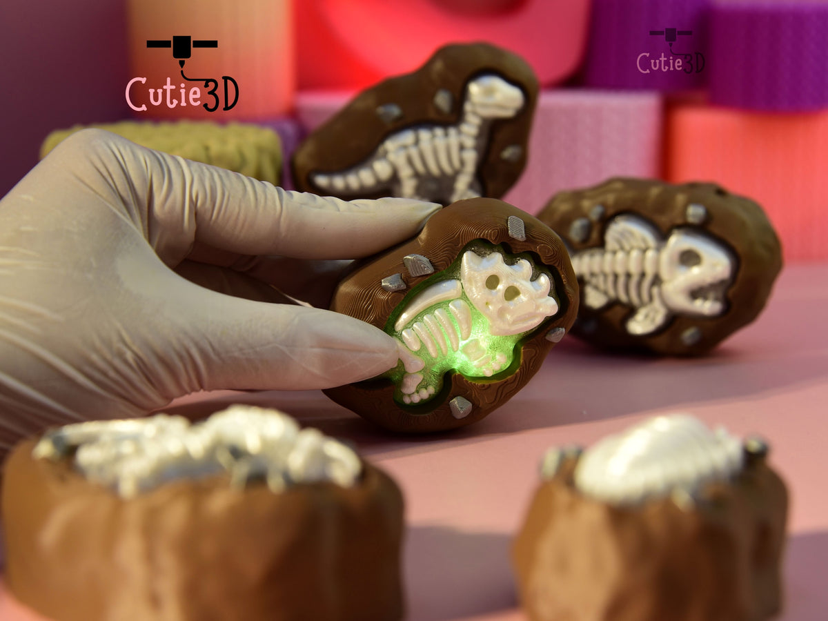 Cutie3D-Glow Fossil Finds Fidget Led Clicker Keychain_03.jpg