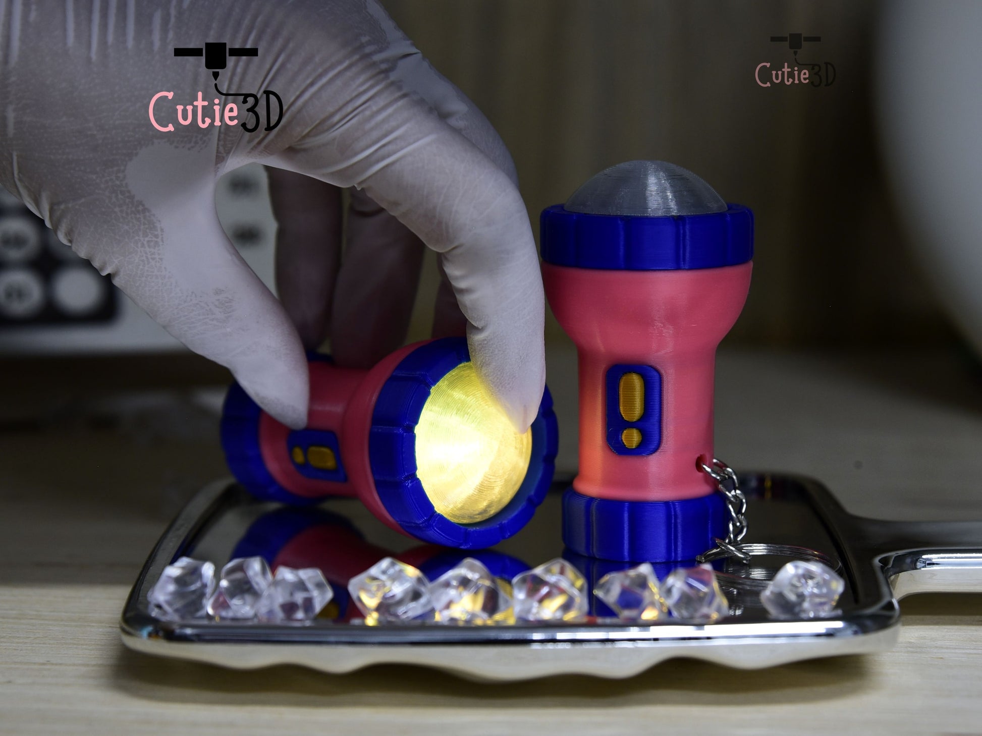 Cutie3D-Flashlight for Gadget Lovers Fidget Led-Clicker Keychain_08.jpg