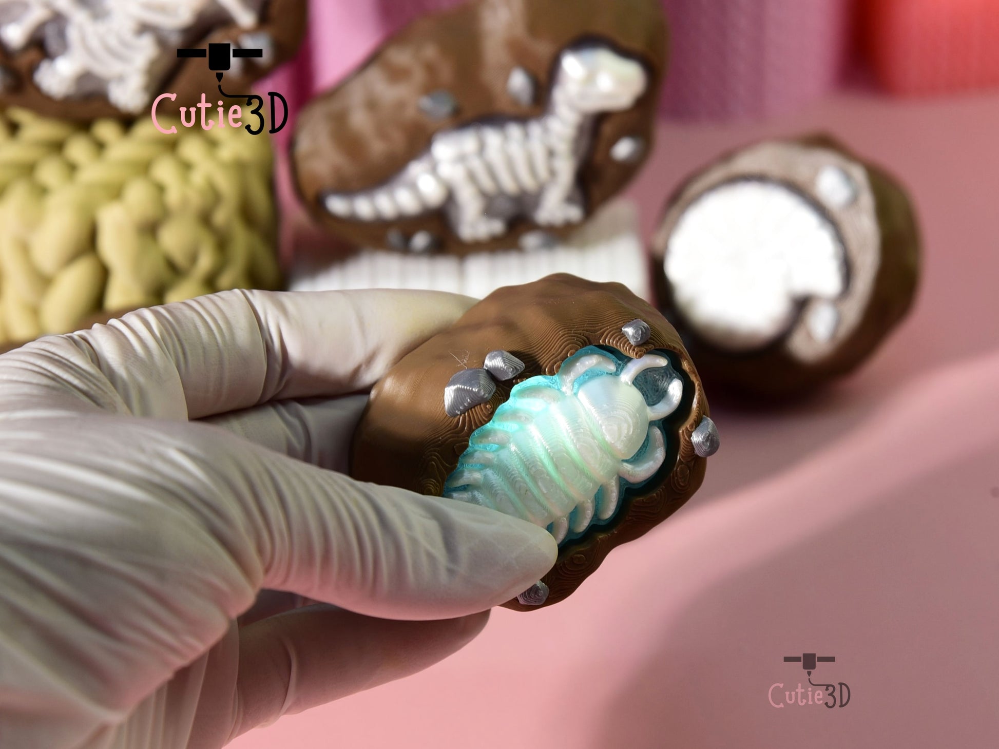 Cutie3D-Glow Fossil Finds Fidget Led Clicker Keychain_05.jpg