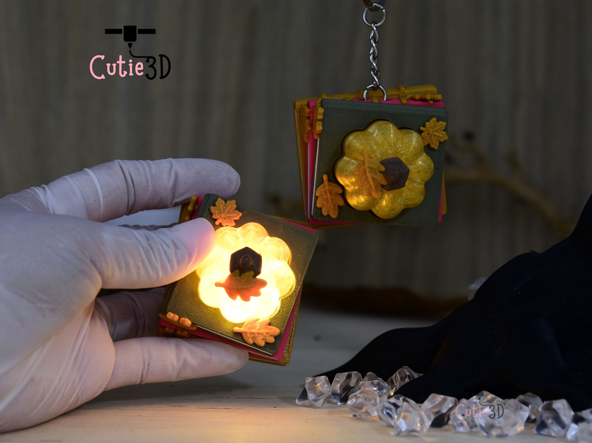 Cutie3D-Autumn Pumpkin Book Fidget Led-Clicker Keychain_08.jpg
