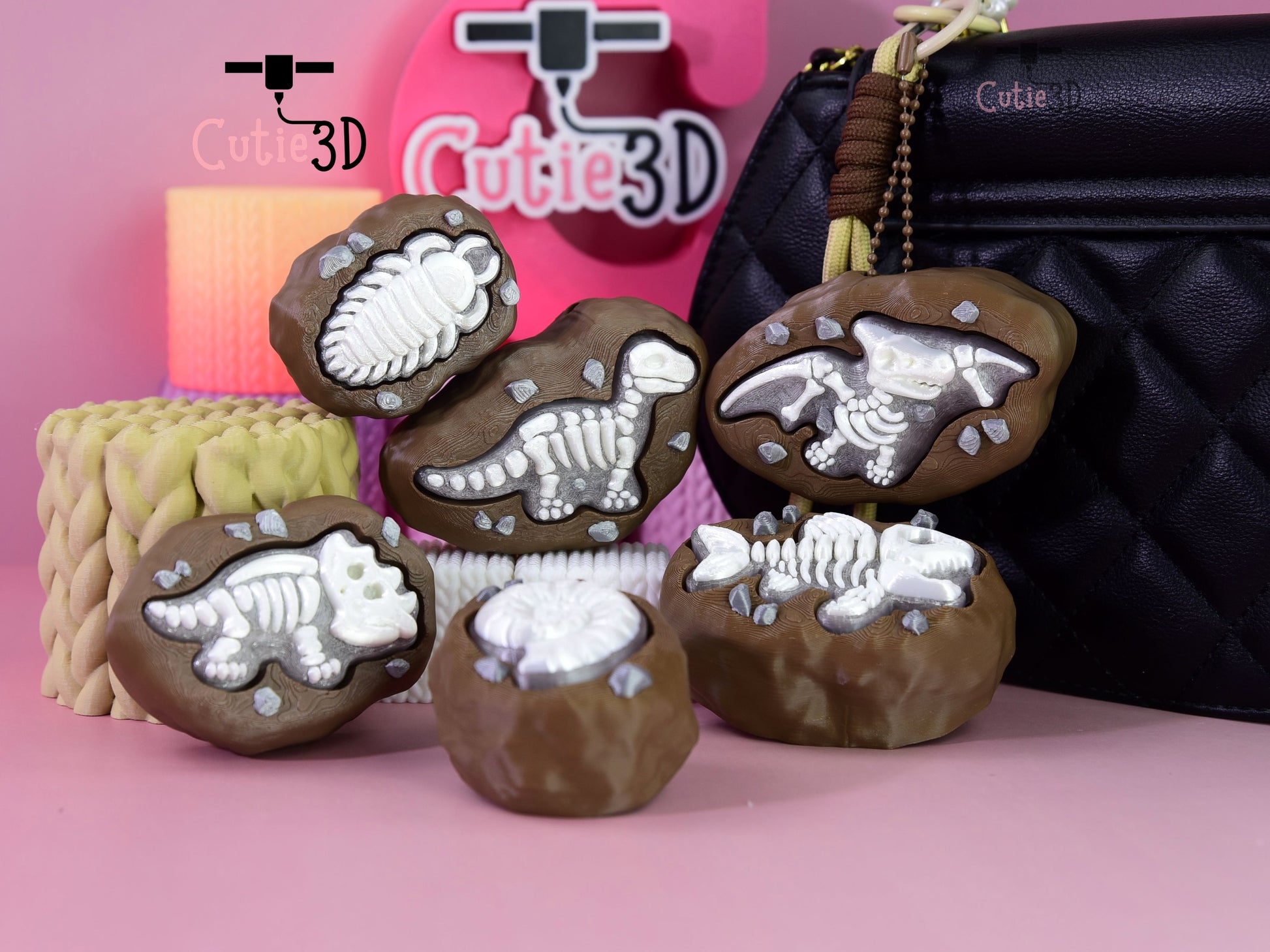 Cutie3D-Glow Fossil Finds Fidget Led Clicker Keychain_06.jpg