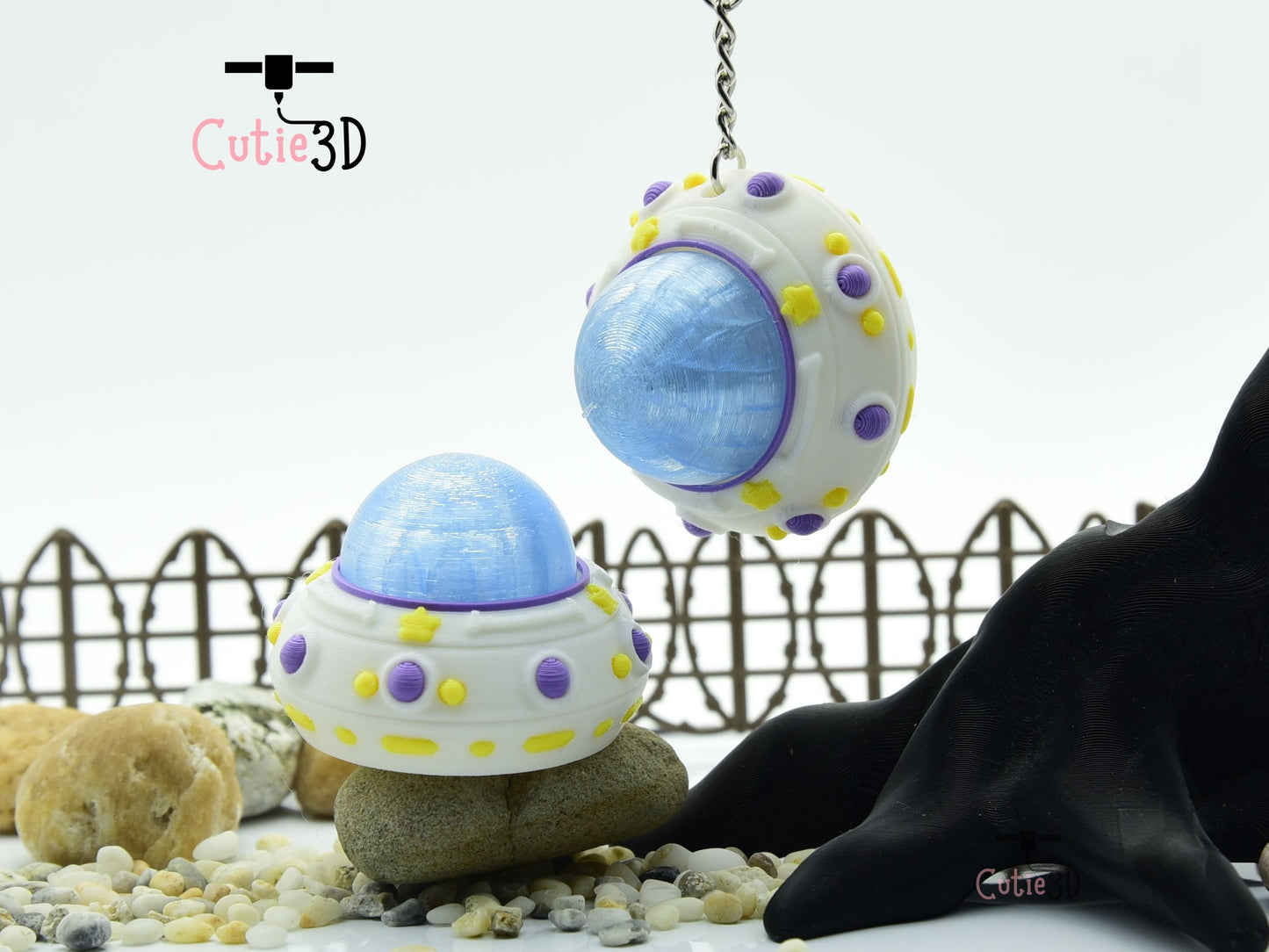 Cutie3D-UFO Light-Up Fidget Led-Clicker Keychain_05.jpg