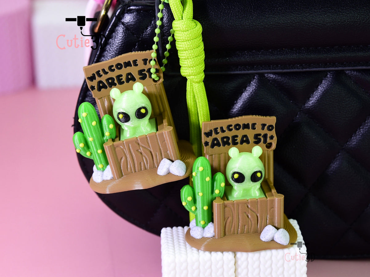 Cutie3D-Area 51 Booth Alien Fidget Clicker Keychain_05.jpg