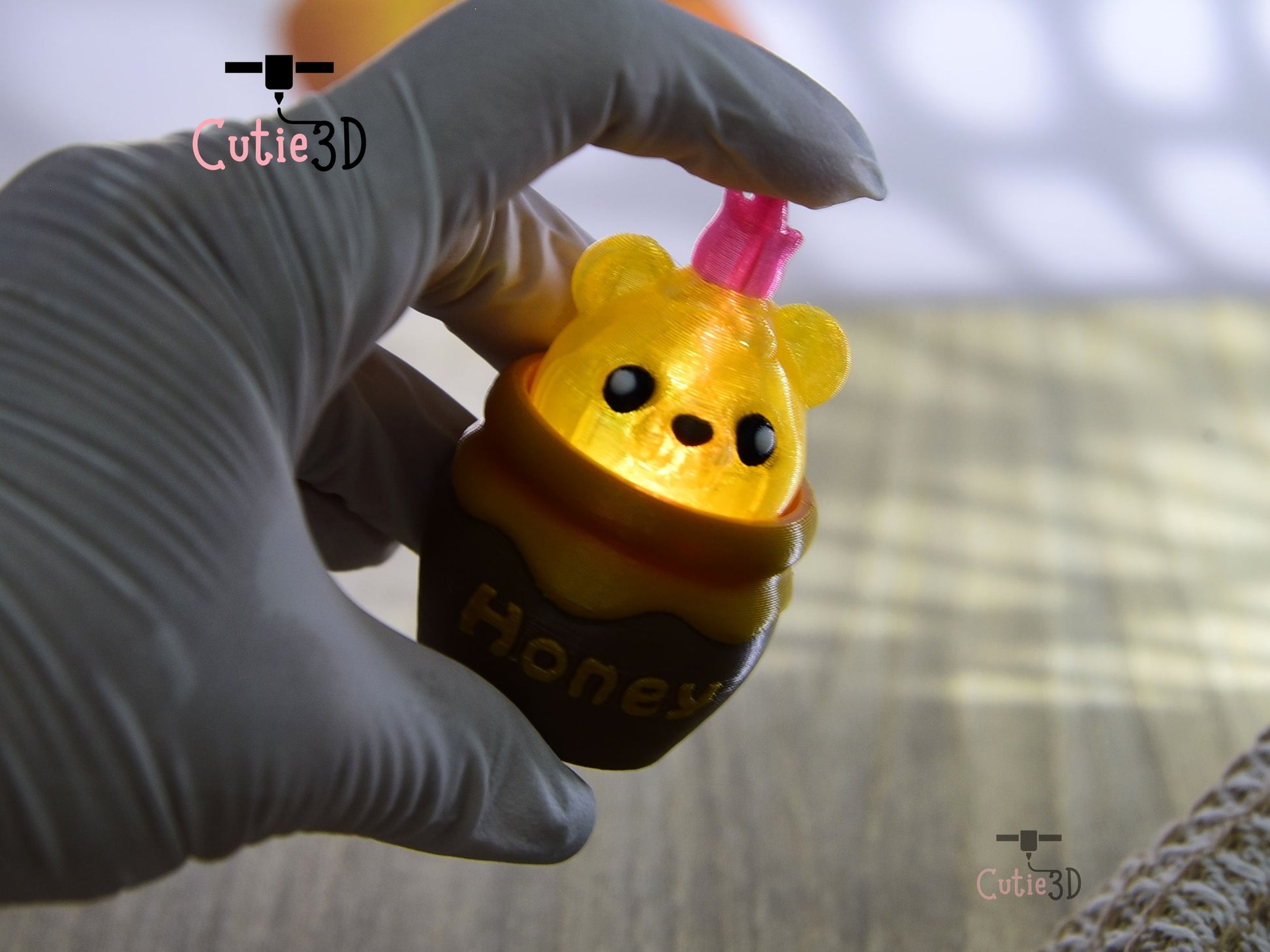 Cutie3D-Honey Bear Candle Fidget Led Clicker Keychain_02.jpg