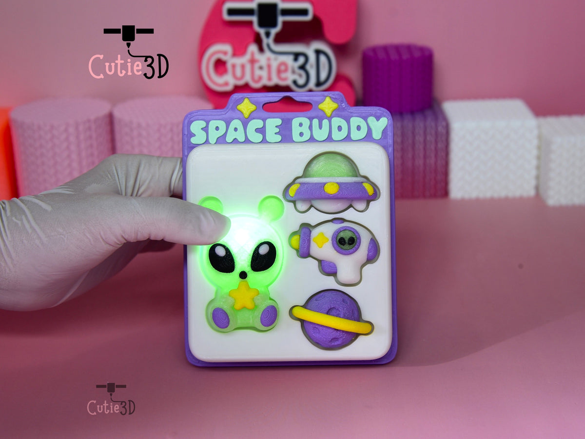 Cutie3D-Alien Buddy Fidget Led Clicker Keychain_02.jpg